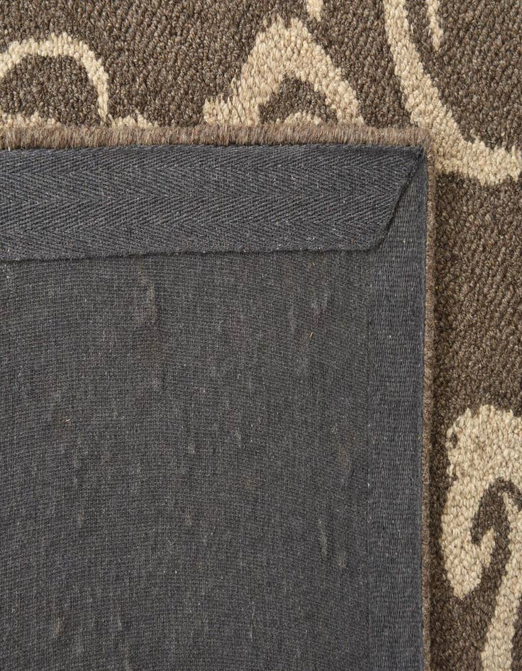 Detail image of  5' x 8' Agra Rug