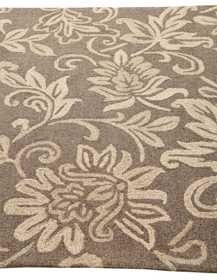 Detail image of  5' x 8' Agra Rug