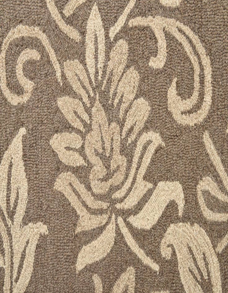Detail image of  5' x 8' Agra Rug