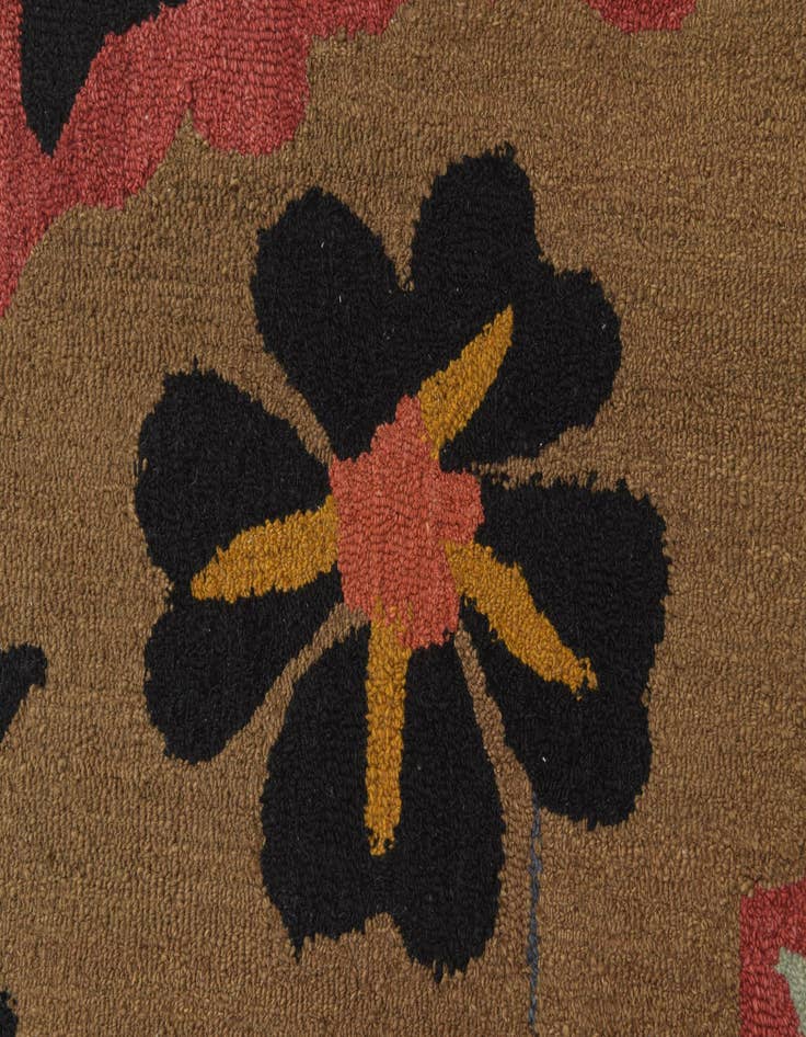 Detail image of  5' 1 x 8' 1 Agra Wool Rug