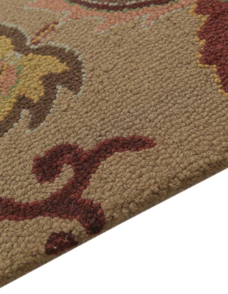 Detail image of  5' x 8' Agra Wool Rug