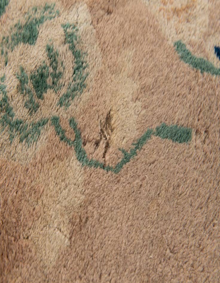 Detail image of  7' 5 x 9' 10  Hand Knotted Antique Finish Wool Rug