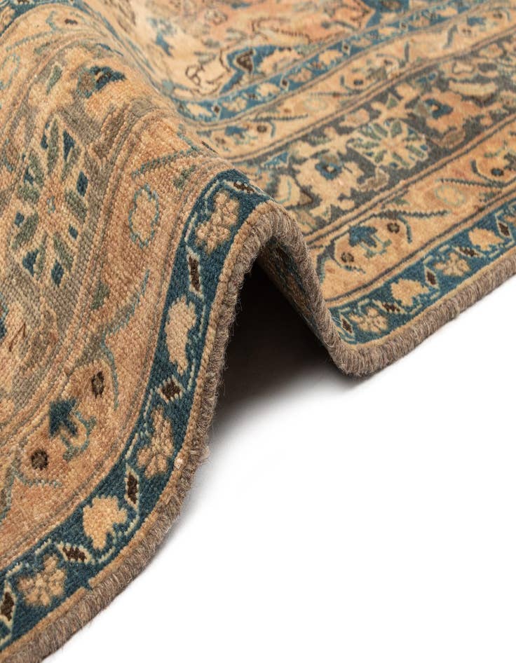 Detail image of  6' 6 x 9' 6 Arak Wool Rug