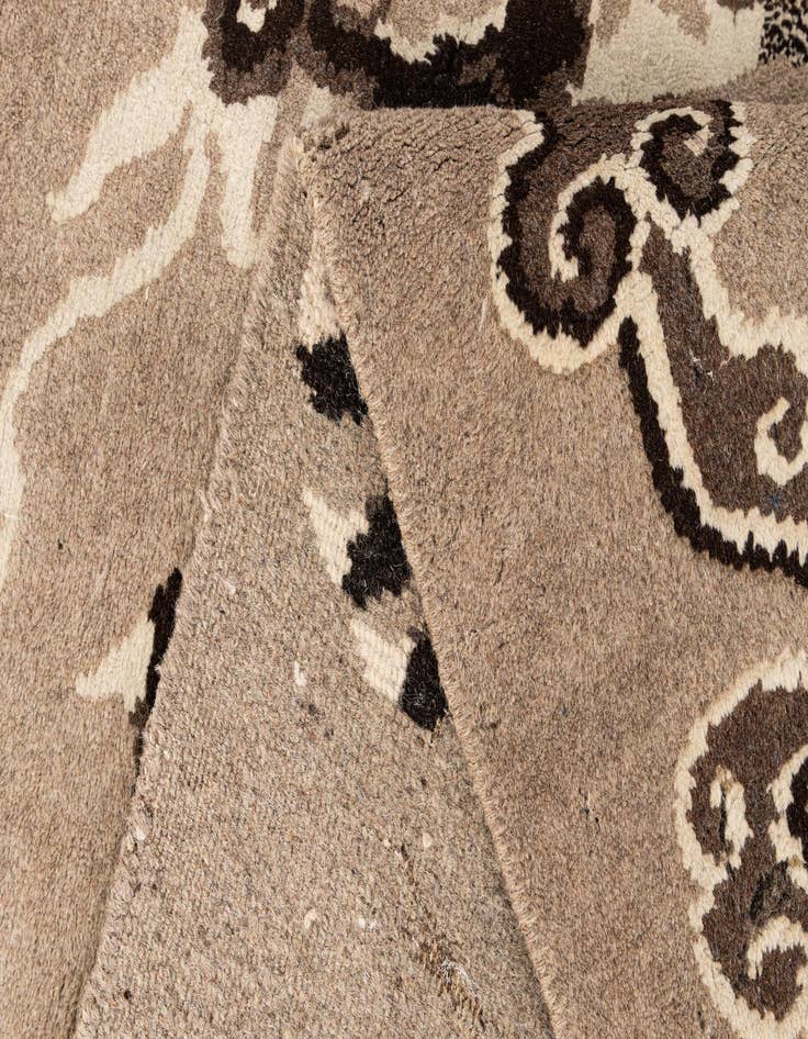 Detail image of  3' 1 x 5' 7  Hand Knotted Carved Pekin Oriental Wool Rug