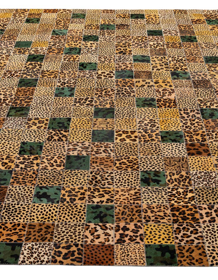 Detail image of  8' x 9' 10 Cowhide - Patchwork Rug