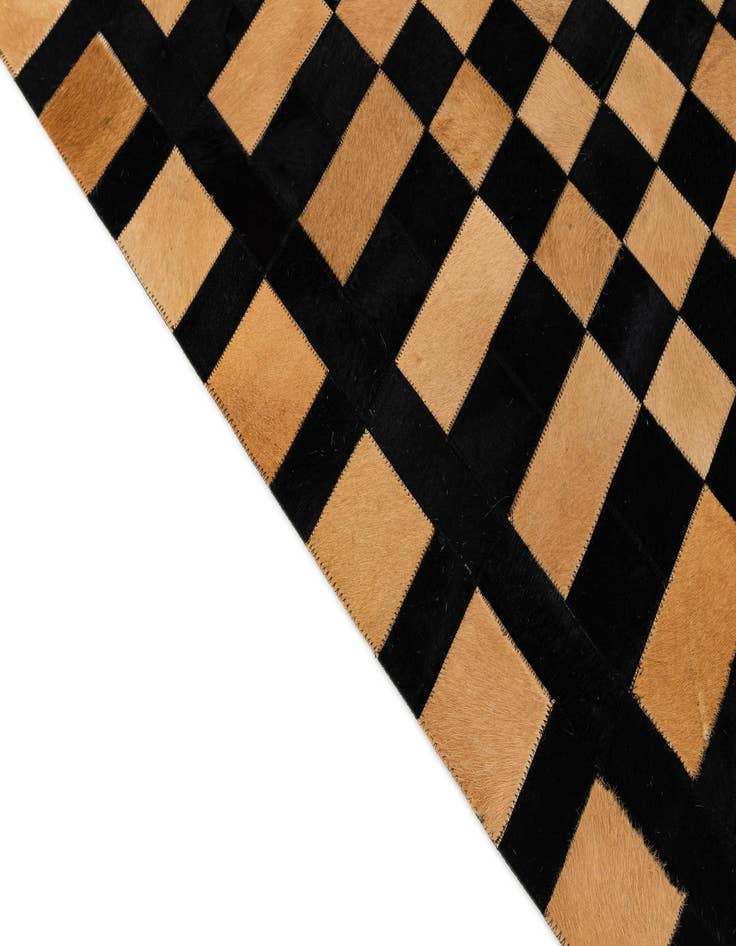 Detail image of  5' 1 x 8' Cowhide - Patchwork Rug