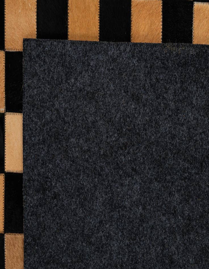 Detail image of  5' 1 x 8' Cowhide - Patchwork Rug