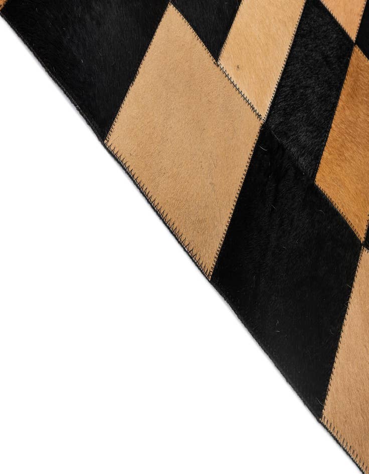 Detail image of  5' 1 x 8' Cowhide - Patchwork Rug