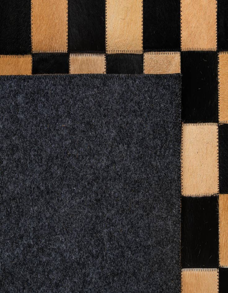 Detail image of  5' 1 x 8' Cowhide - Patchwork Rug