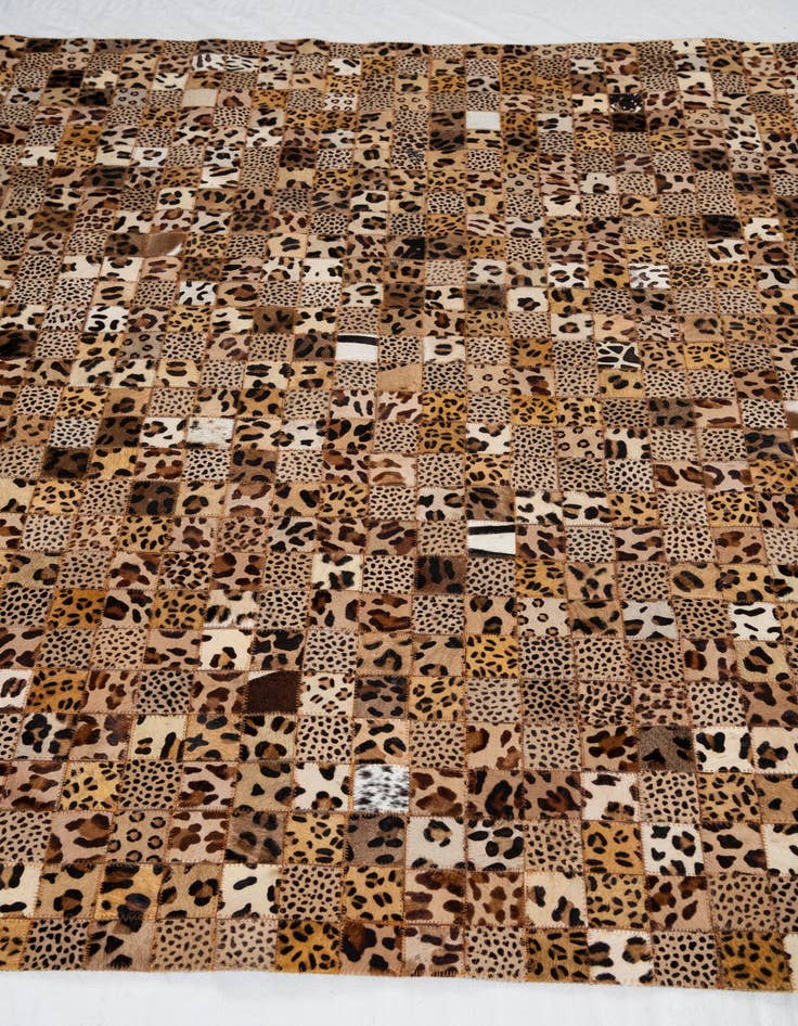 Detail image of  5' 1 x 8' Cowhide Leather Rug
