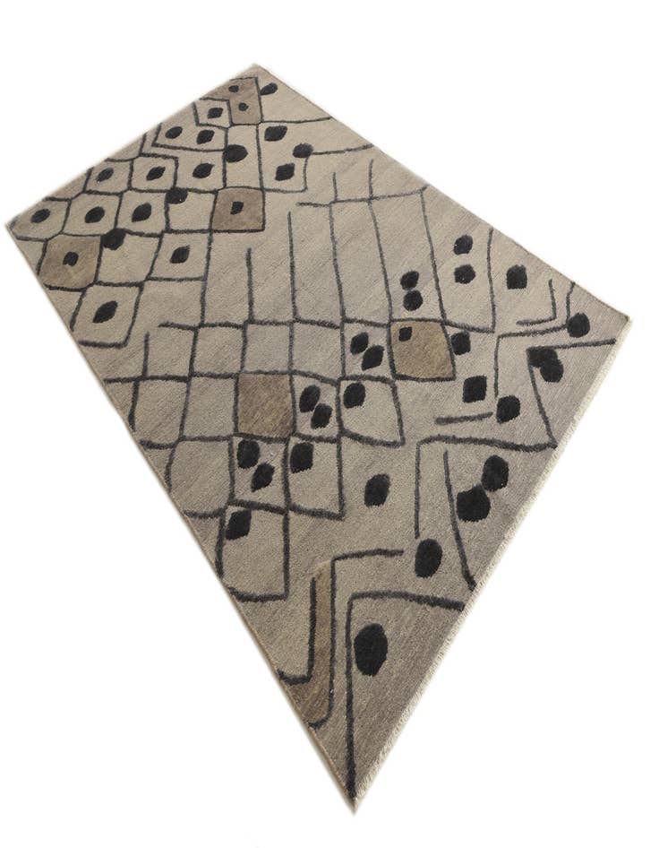 Detail image of  6' 6 x 9' 10  Hand Knotted Darya Wool Rug