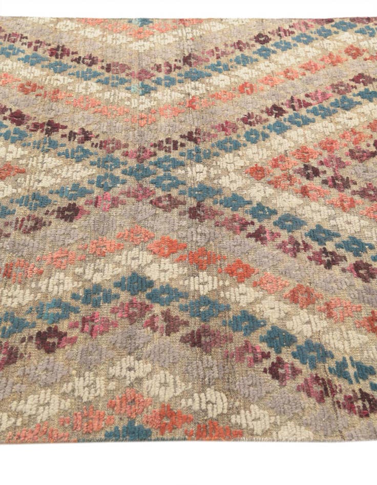 Detail image of  5' 7 x 8' 7  Hand Knotted Darya Wool Rug