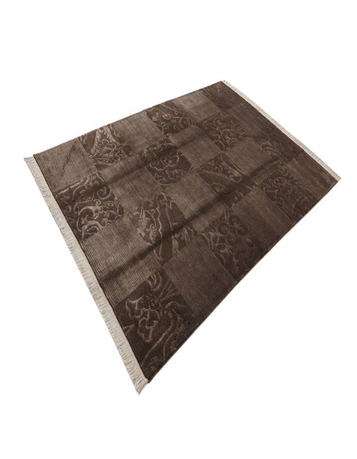 Detail image of  6' 6 x 9' 11  Hand Knotted Darya Wool Rug