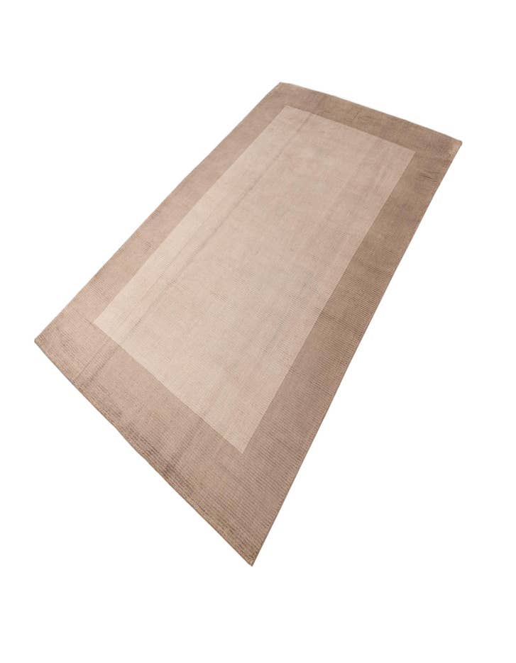 Detail image of  6' 7 x 9' 10  Hand Knotted Darya Wool Rug