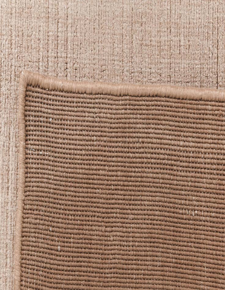 Detail image of  6' 7 x 9' 10  Hand Knotted Darya Wool Rug