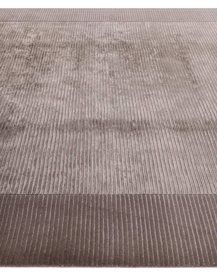 Detail image of  6' 7 x 9' 10  Hand Knotted Darya Wool Rug