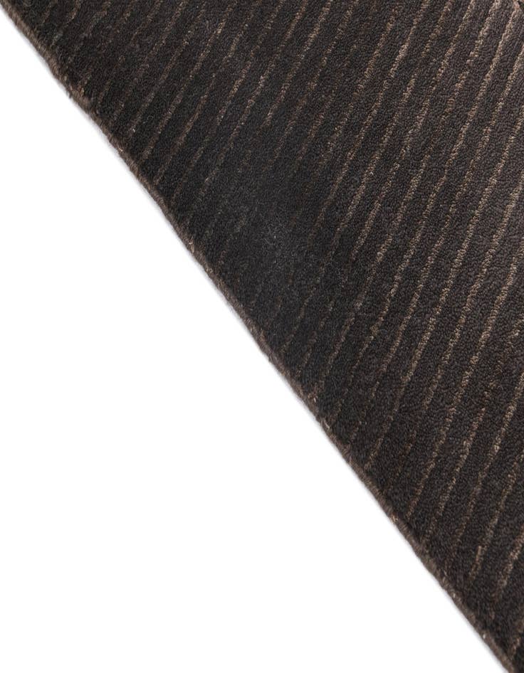 Detail image of  6' 7 x 9' 9  Hand Knotted Darya Wool Rug