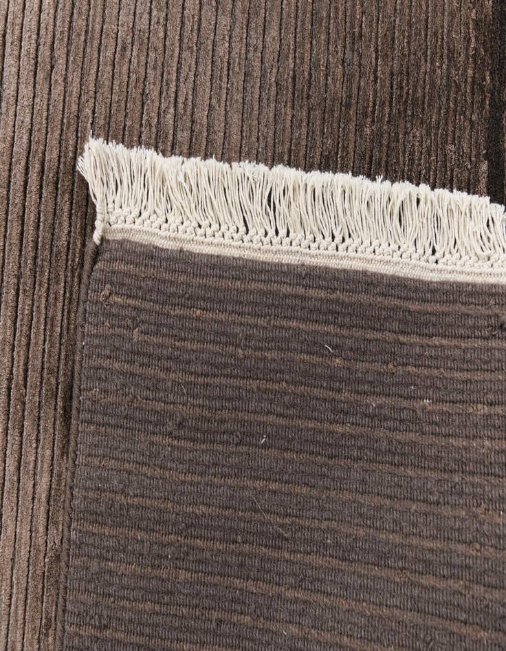 Detail image of  6' 7 x 9' 9  Hand Knotted Darya Wool Rug