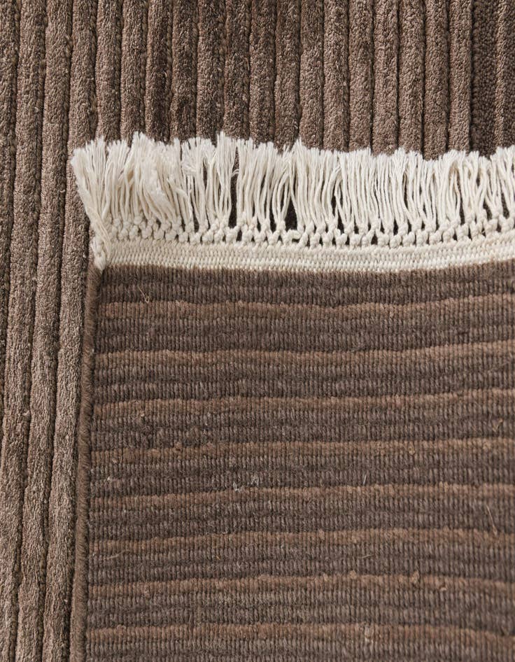 Detail image of  6' 7 x 9' 11  Hand Knotted Darya Wool Rug