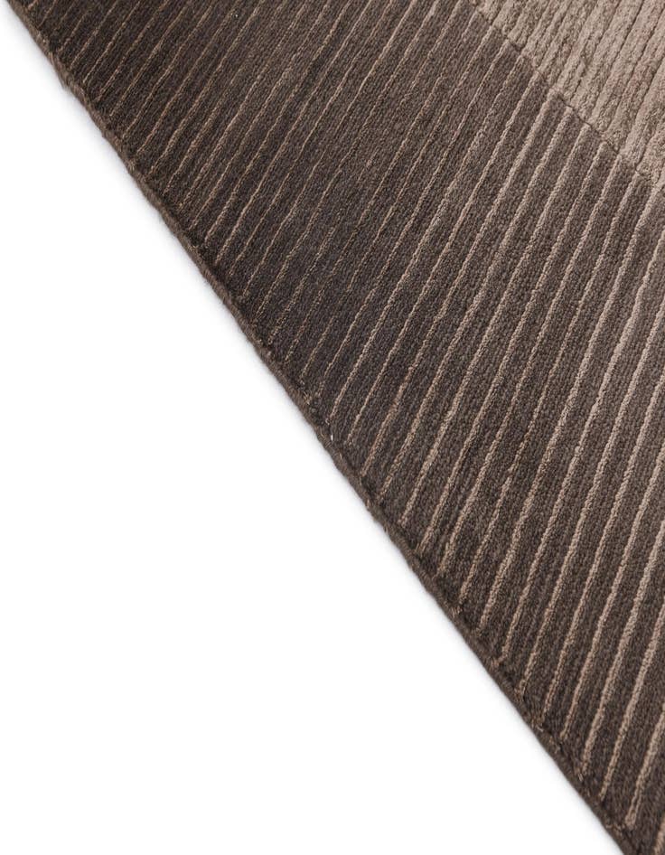 Detail image of  6' 7 x 9' 10  Hand Knotted Darya Wool Rug