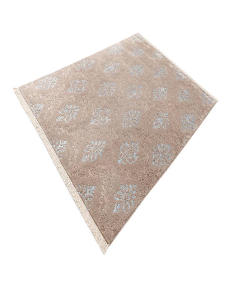 Detail image of  6' 6 x 9' 7  Hand Knotted Darya Wool Rug