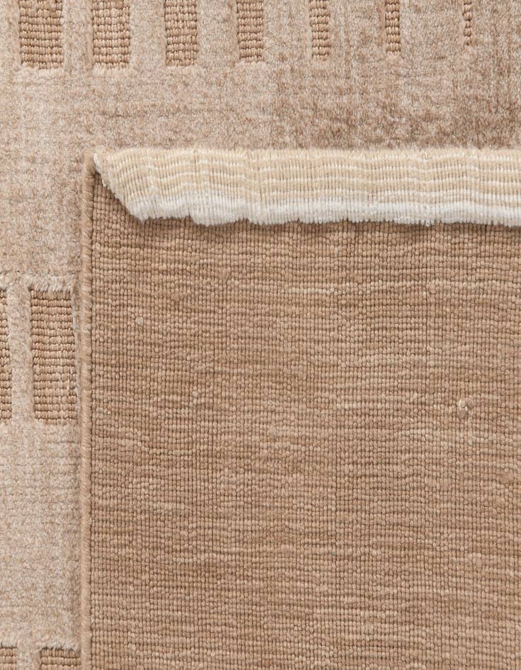 Detail image of  6' 7 x 9' 7  Hand Knotted Darya Wool Rug