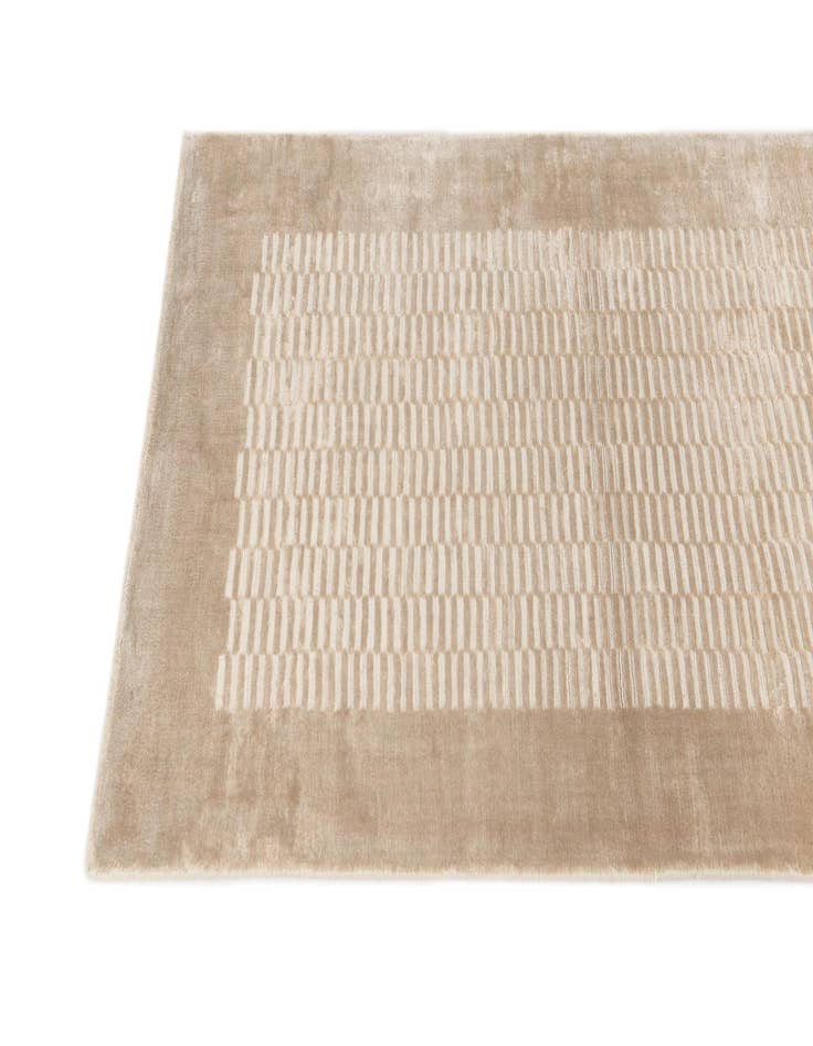 Detail image of  2' 8 x 4' 7  Hand Knotted Darya Wool Rug