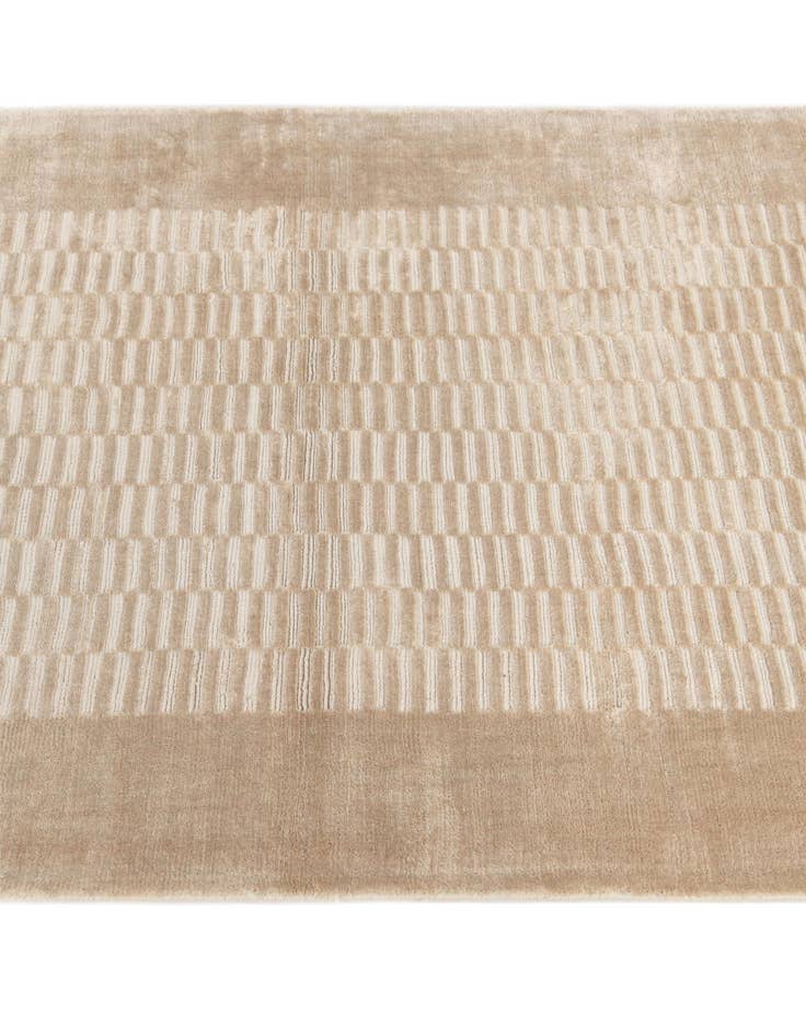 Detail image of  2' 8 x 4' 7  Hand Knotted Darya Wool Rug