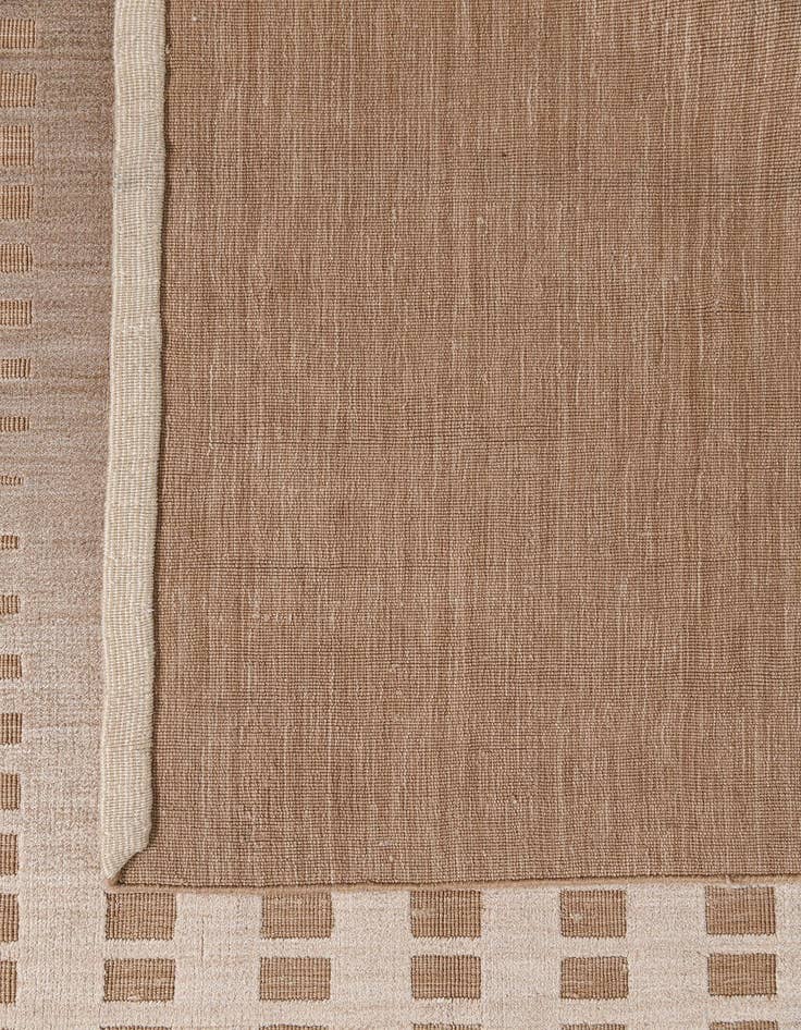 Detail image of  5' 7 x 7' 8 Darya Rug