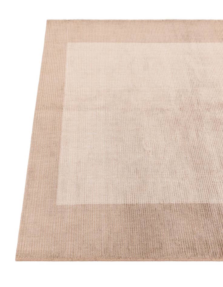 Detail image of  3' 11 x 5' 7  Hand Knotted Darya Wool Rug