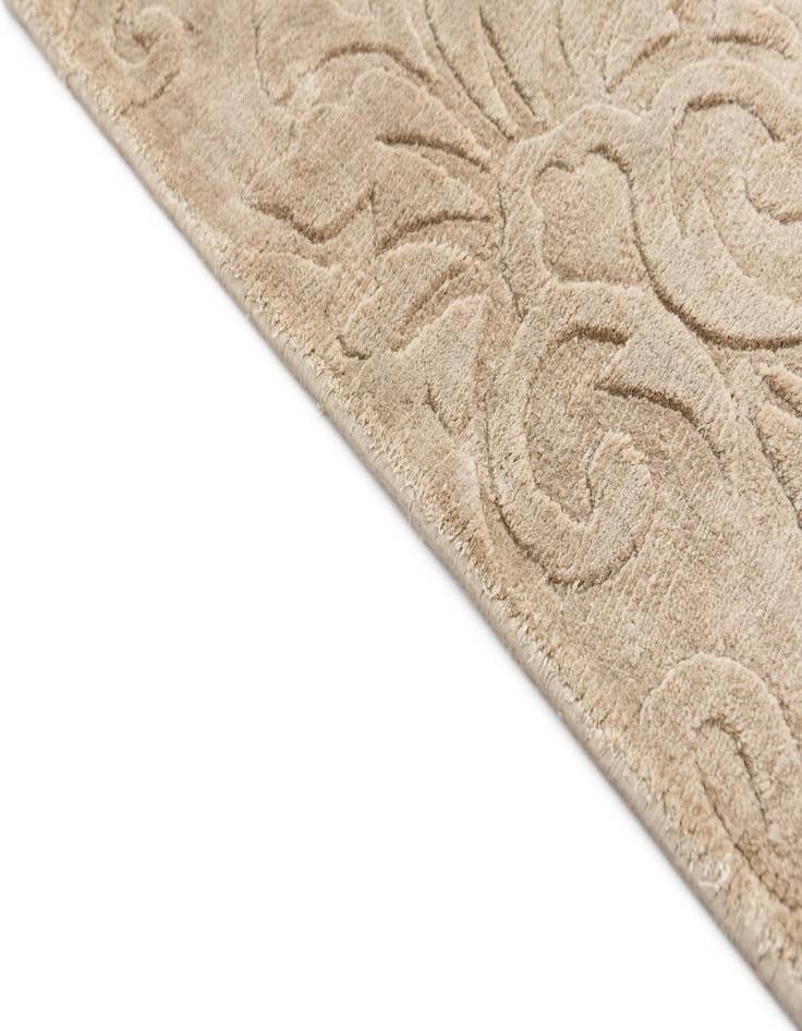 Detail image of  2' 8 x 4'  Hand Knotted Darya Wool Rug