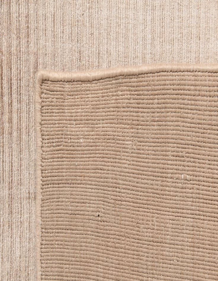 Detail image of  2' 7 x 5' 1  Hand Knotted Darya Wool Rug