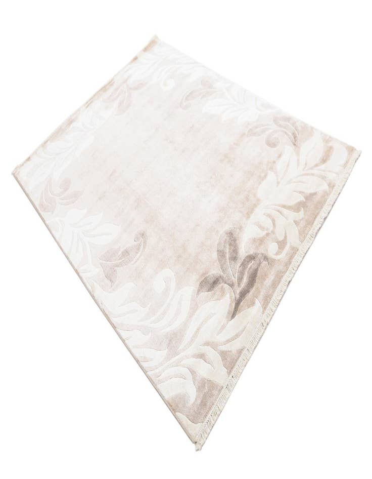 Detail image of  5' 7 x 7' 10 Darya Rug