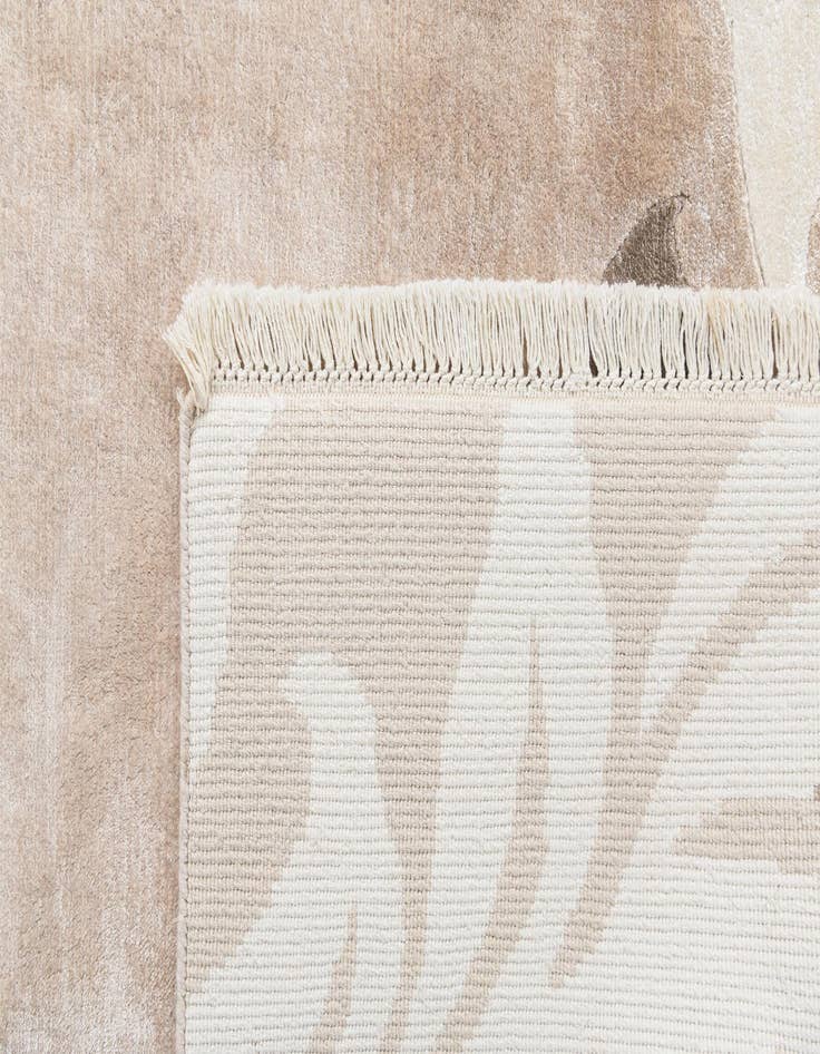 Detail image of  5' 7 x 7' 10 Darya Rug