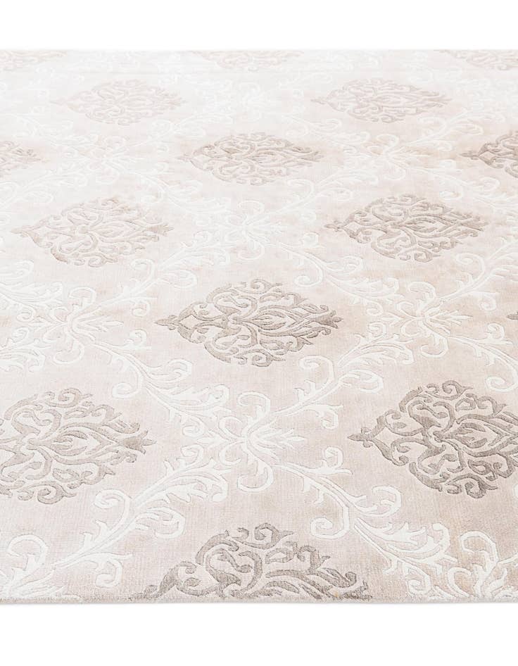 Detail image of  5' 6 x 8'  Hand Knotted Darya Wool Rug