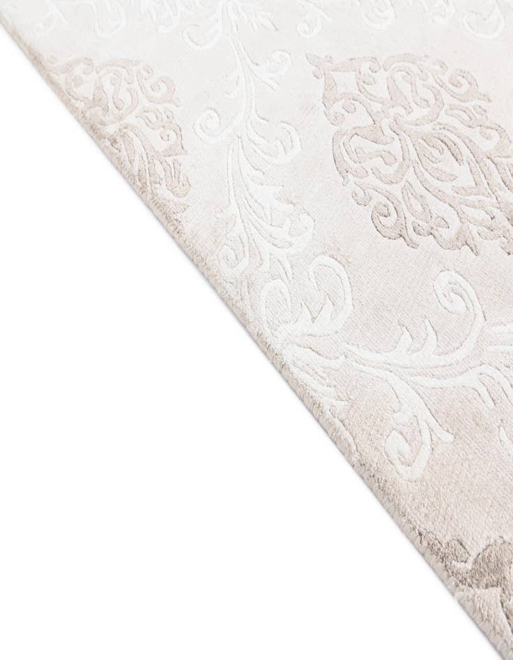 Detail image of  5' 6 x 8'  Hand Knotted Darya Wool Rug