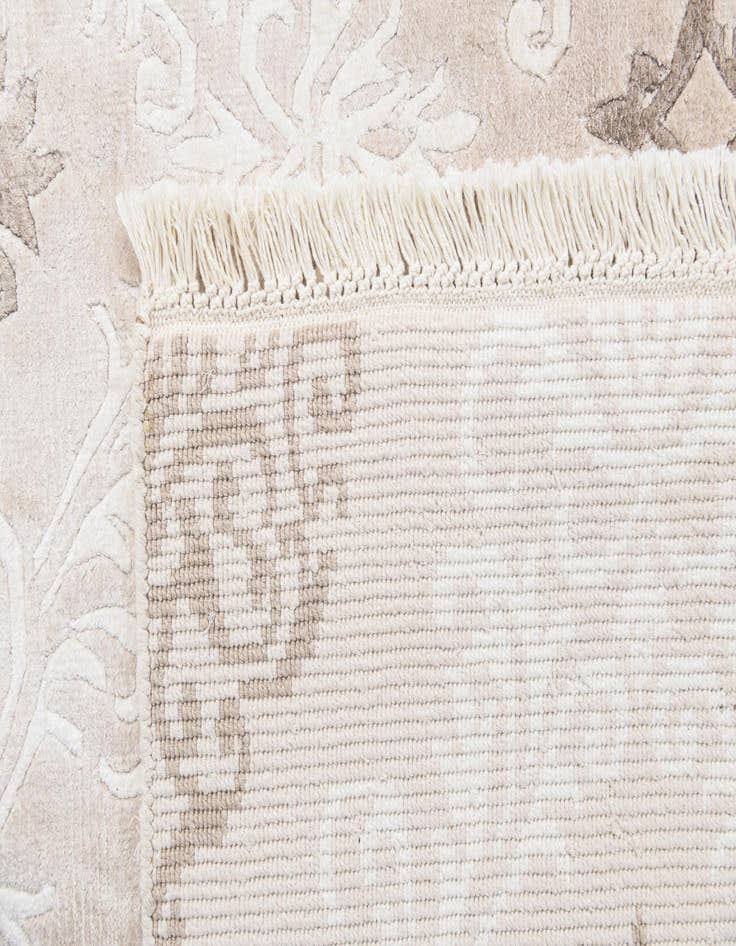 Detail image of  5' 6 x 8'  Hand Knotted Darya Wool Rug