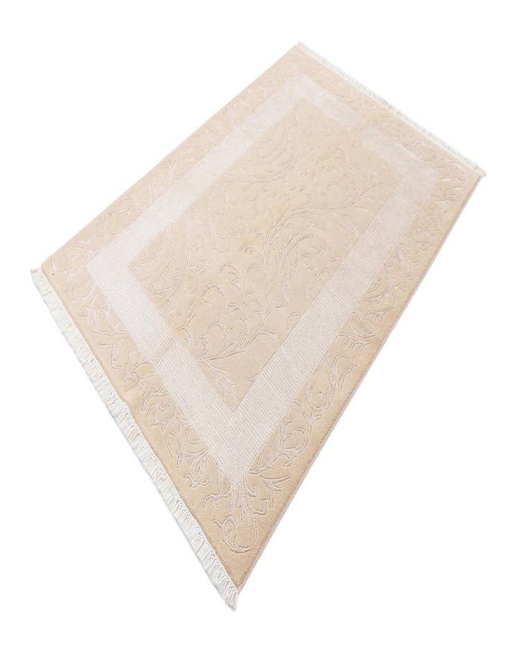 Detail image of  4' 4 x 6' 3 Darya Rug