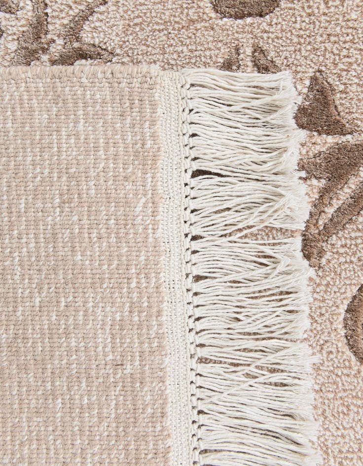 Detail image of  4' 11 x 6' 6 Darya Rug