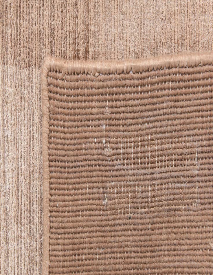 Detail image of  2' 7 x 4' 11  Hand Knotted Darya Wool Rug