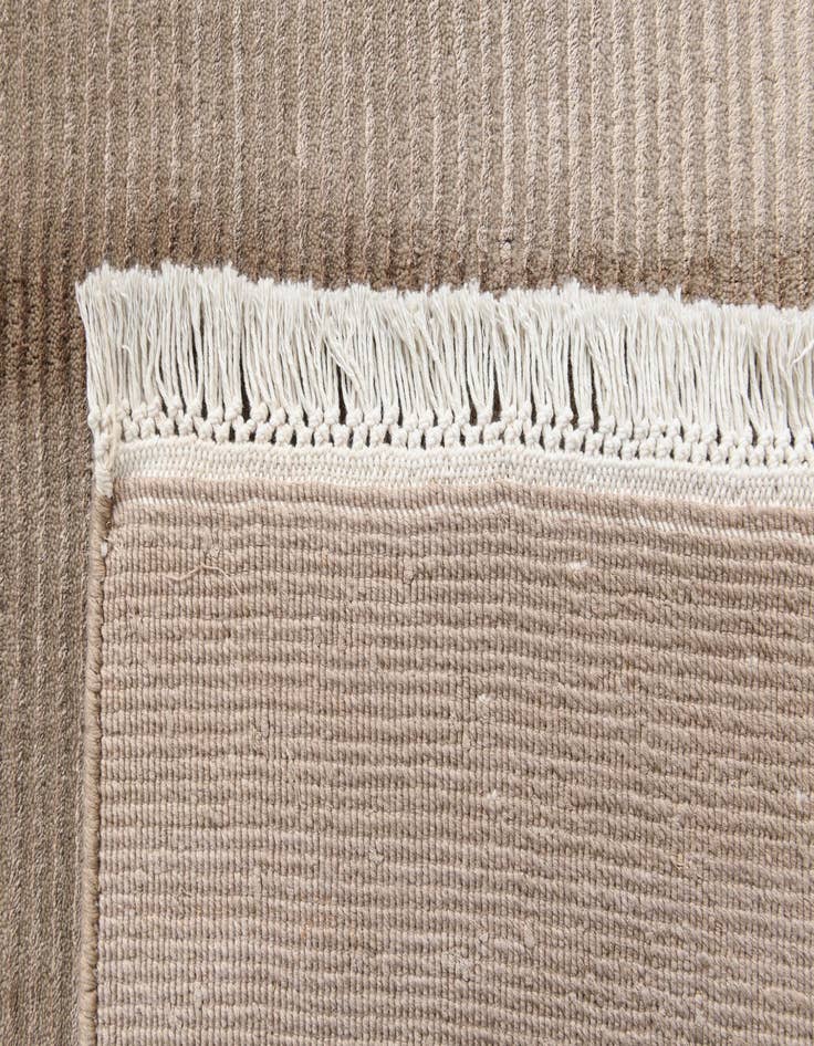 Detail image of  4' 10 x 6' 9  Hand Knotted Darya Wool Rug