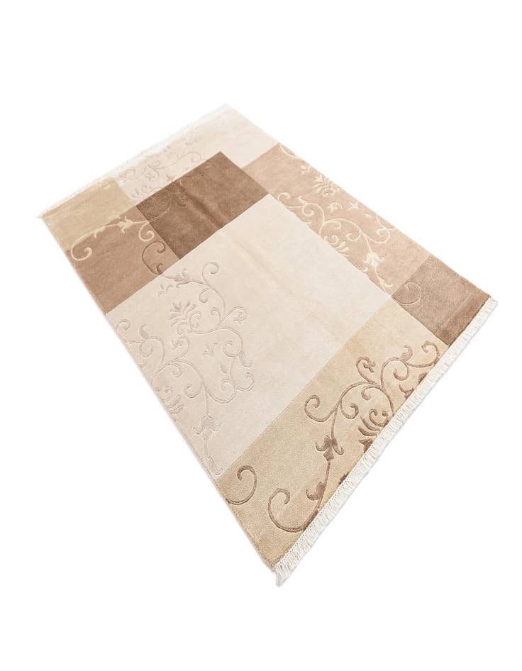 Detail image of  4' 7 x 6' 7 Darya Rug