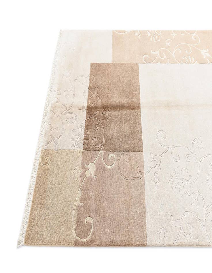 Detail image of  4' 7 x 6' 7 Darya Rug