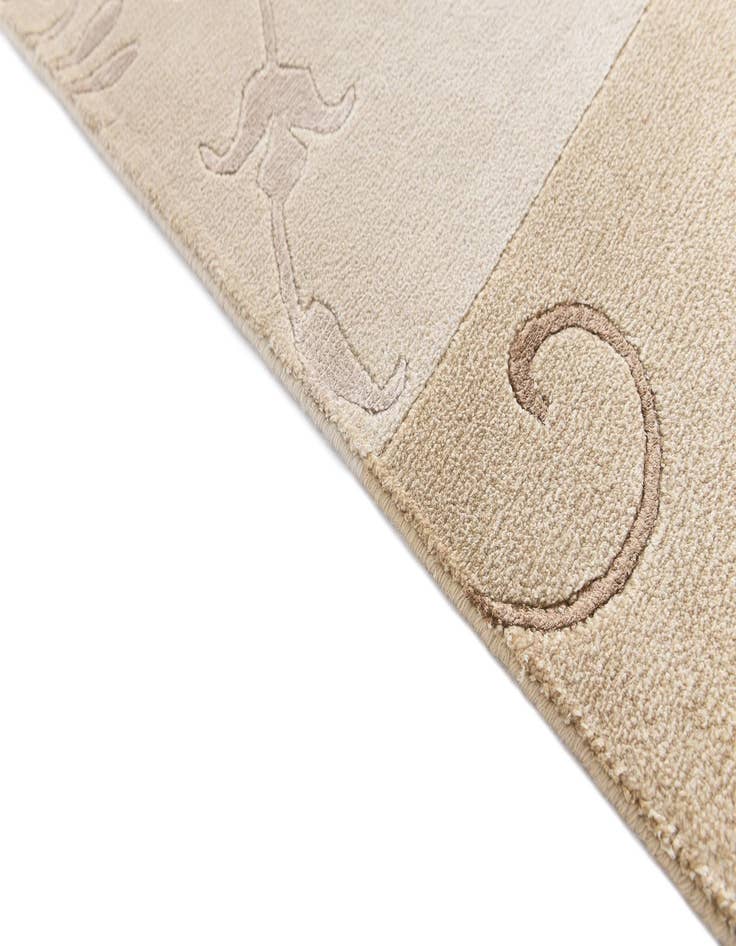 Detail image of  4' 7 x 6' 7 Darya Rug