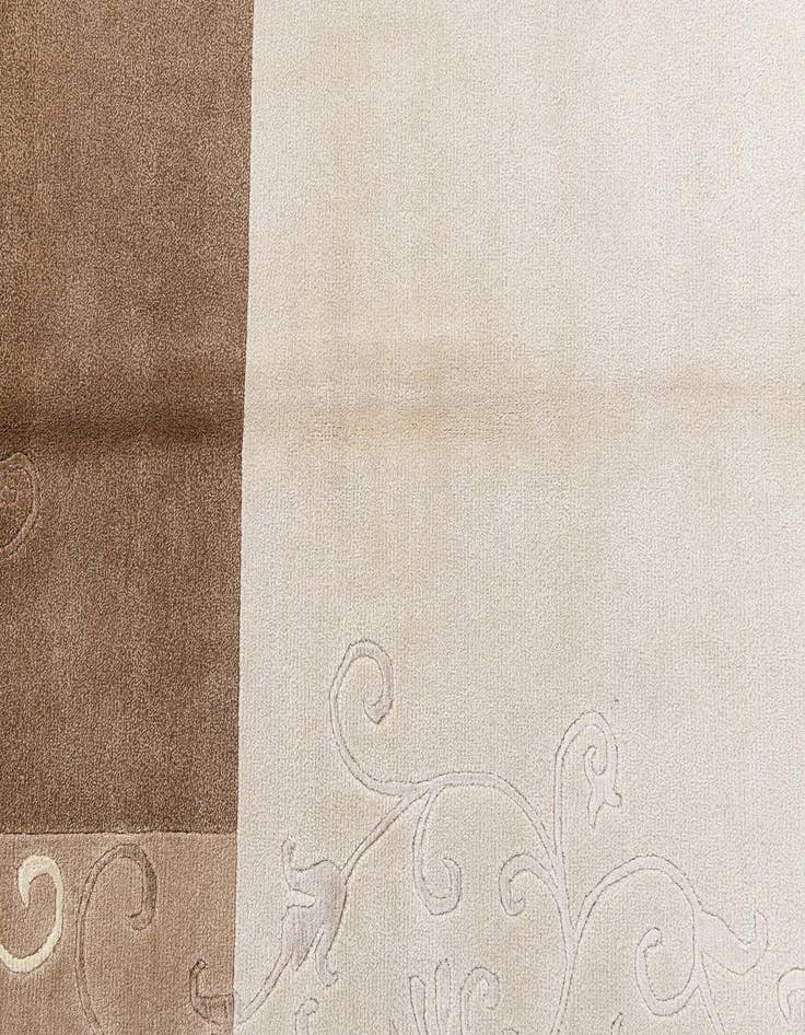 Detail image of  4' 7 x 6' 7 Darya Rug