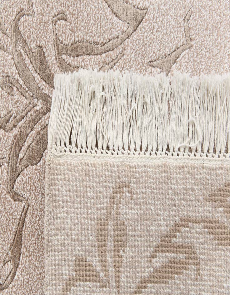 Detail image of  6' 10 x 9' 7  Hand Knotted Darya Wool Rug