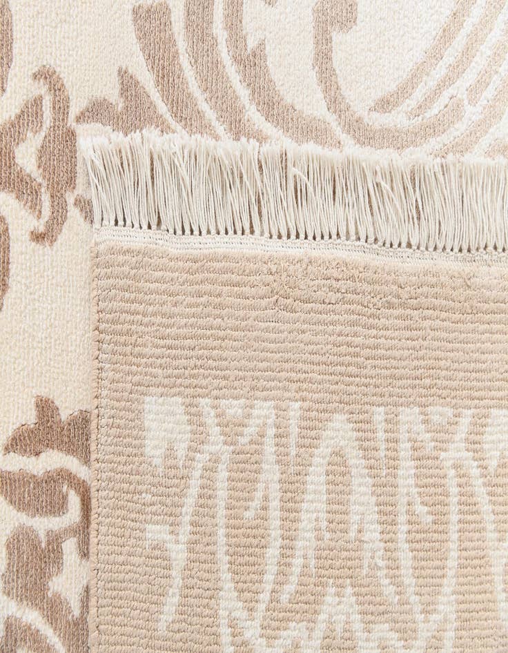 Detail image of  6' 9 x 9' 11  Hand Knotted Darya Wool Rug