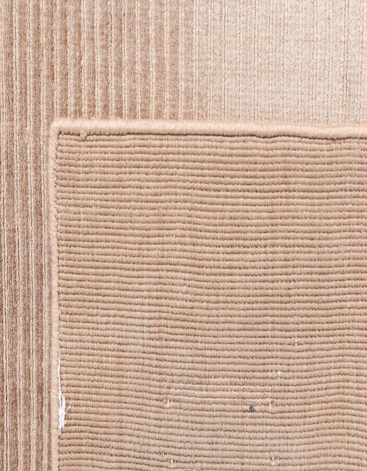 Detail image of  2' 7 x 5' 1  Hand Knotted Darya Wool Rug