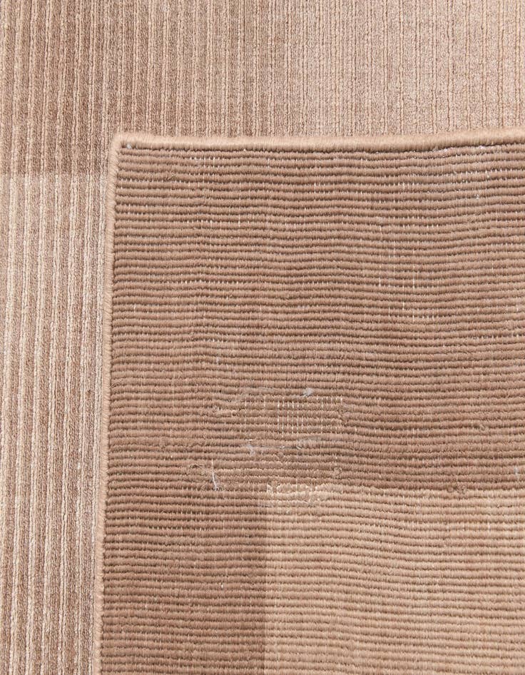 Detail image of  2' 7 x 4' 10  Hand Knotted Darya Wool Rug