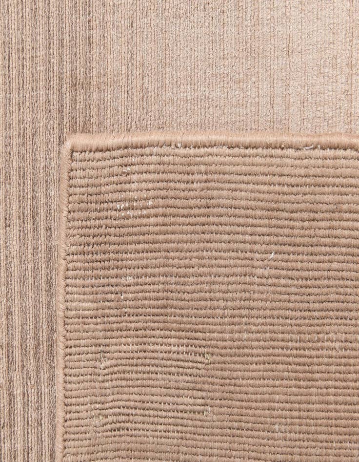 Detail image of  2' 8 x 5'  Hand Knotted Darya Wool Rug